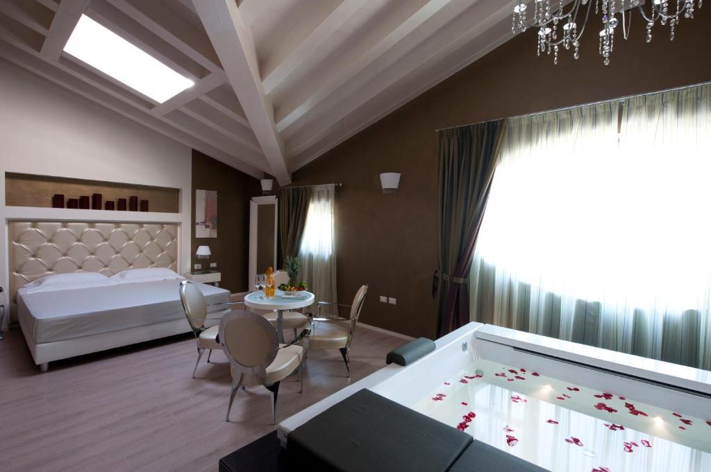 Rodengo-Saiano Hotel Morgana חדר תמונה